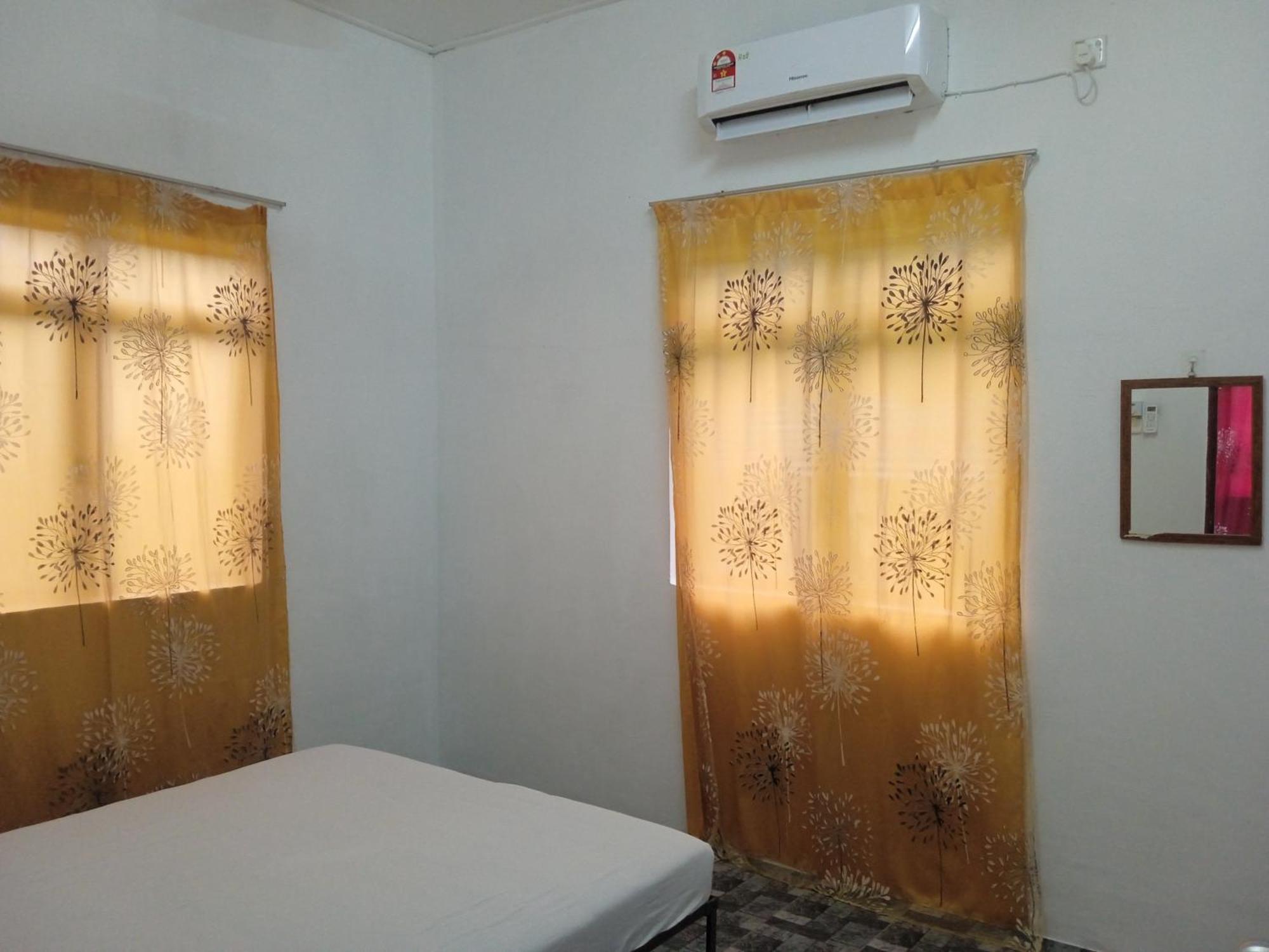 Homestay Idaman B B With 2 Room Aircond 2 Quen Bed And Not Sharing Room -Privacy كُوالا تيرينغانو المظهر الخارجي الصورة