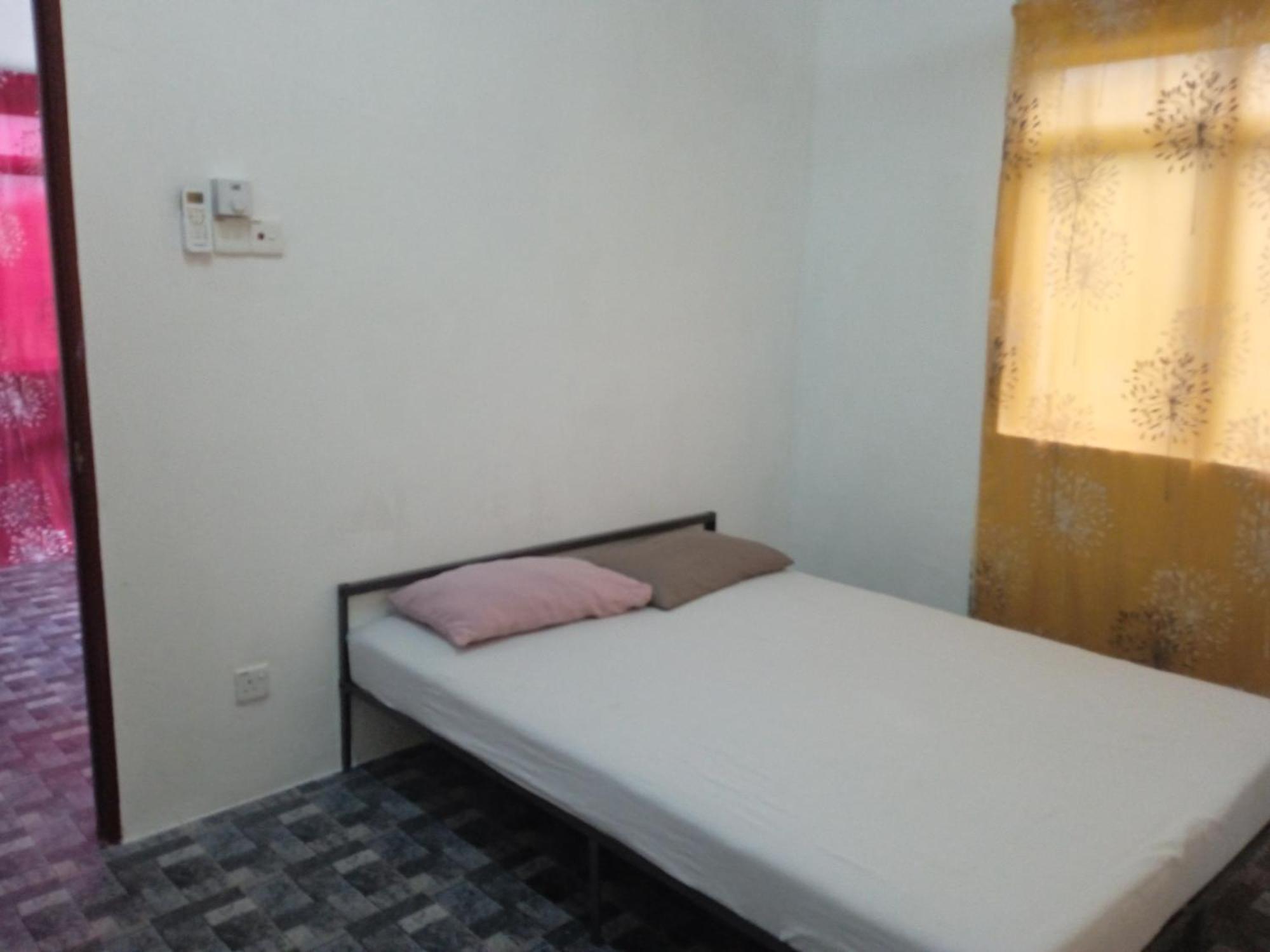 Homestay Idaman B B With 2 Room Aircond 2 Quen Bed And Not Sharing Room -Privacy كُوالا تيرينغانو المظهر الخارجي الصورة