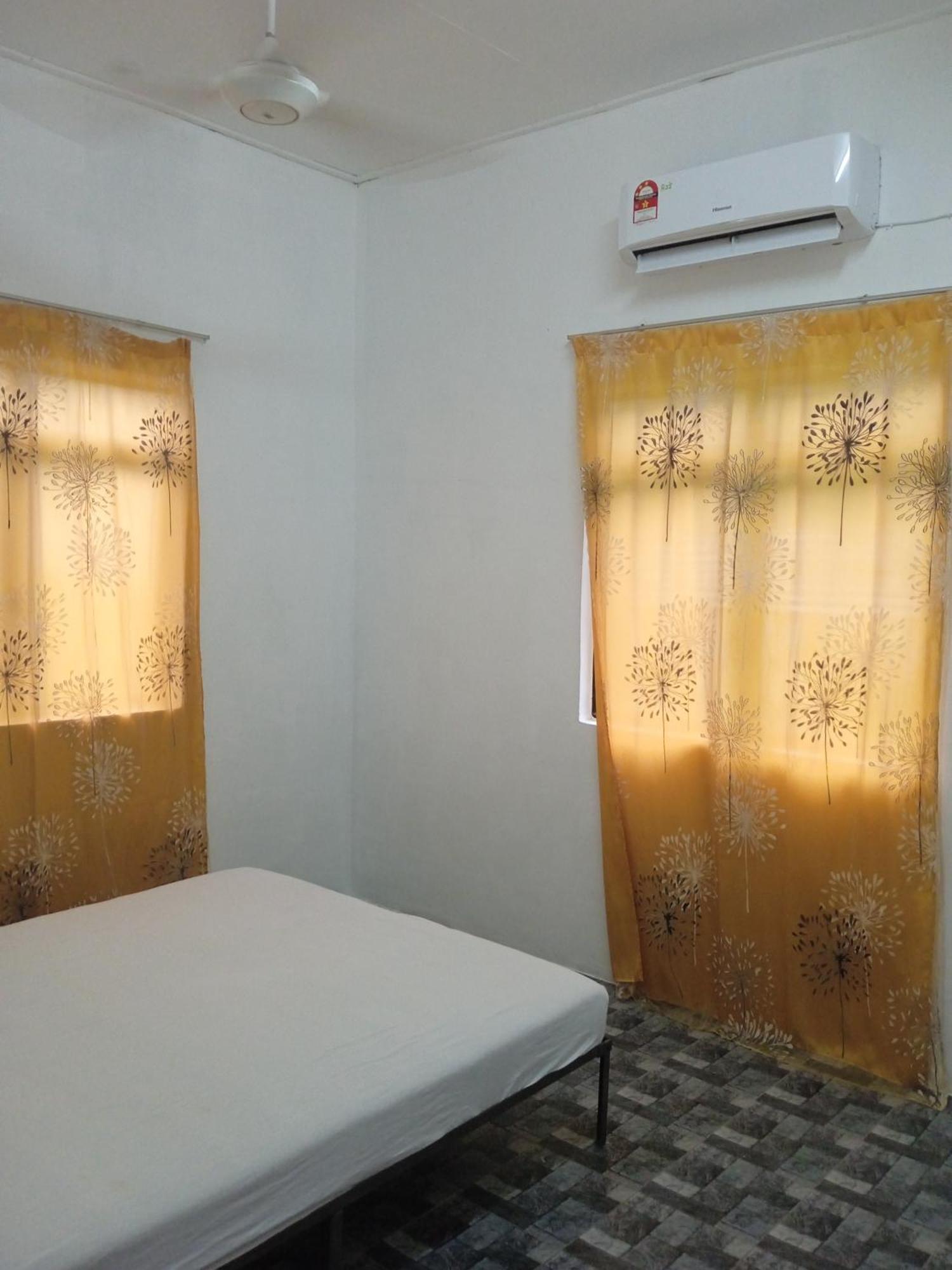 Homestay Idaman B B With 2 Room Aircond 2 Quen Bed And Not Sharing Room -Privacy كُوالا تيرينغانو المظهر الخارجي الصورة