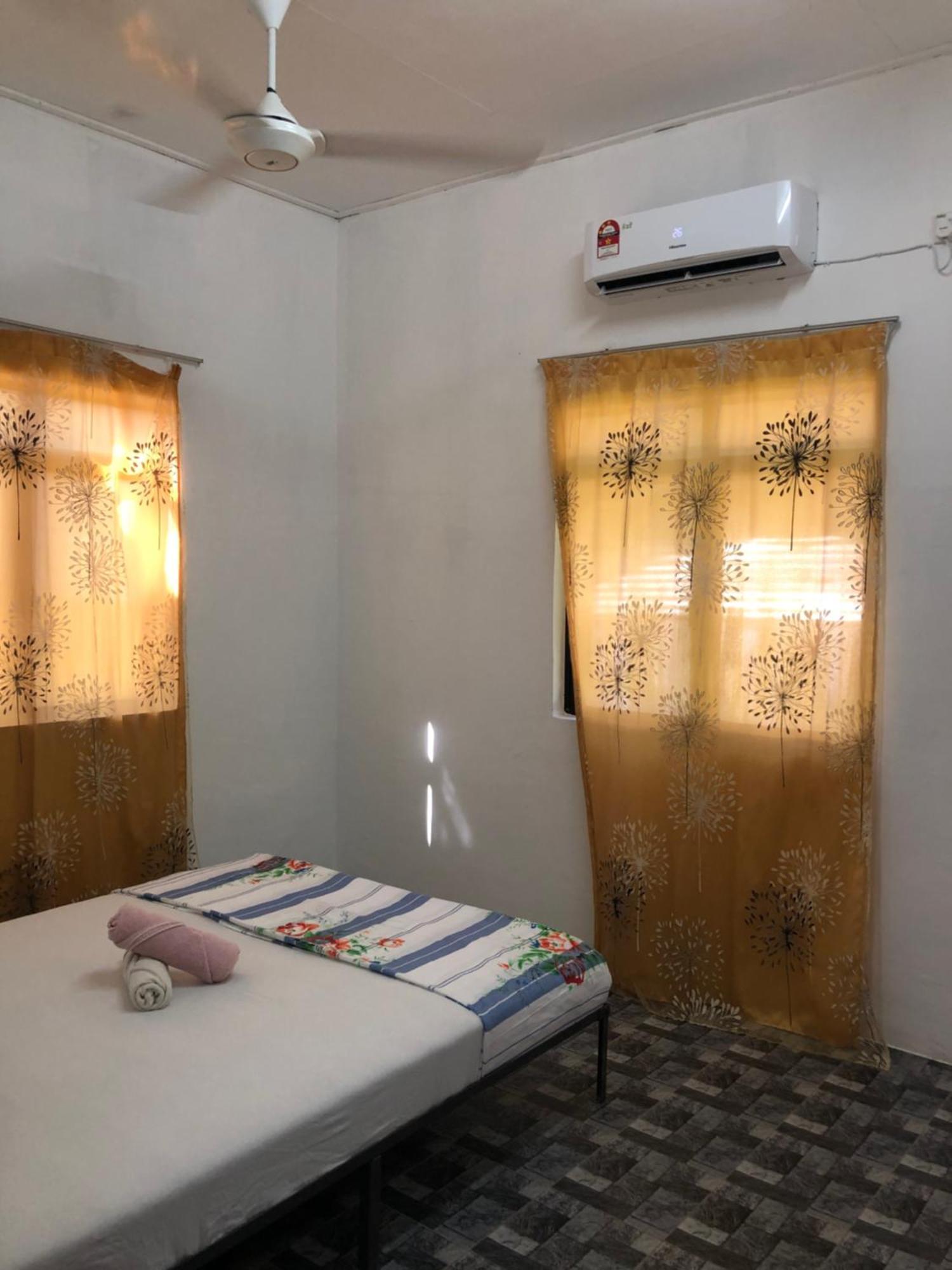 Homestay Idaman B B With 2 Room Aircond 2 Quen Bed And Not Sharing Room -Privacy كُوالا تيرينغانو المظهر الخارجي الصورة