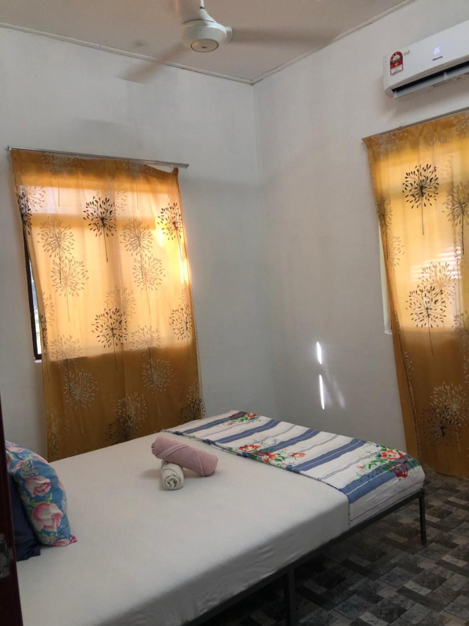 Homestay Idaman B B With 2 Room Aircond 2 Quen Bed And Not Sharing Room -Privacy كُوالا تيرينغانو المظهر الخارجي الصورة